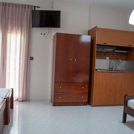 Mokos Rooms Perdika  Exterior photo