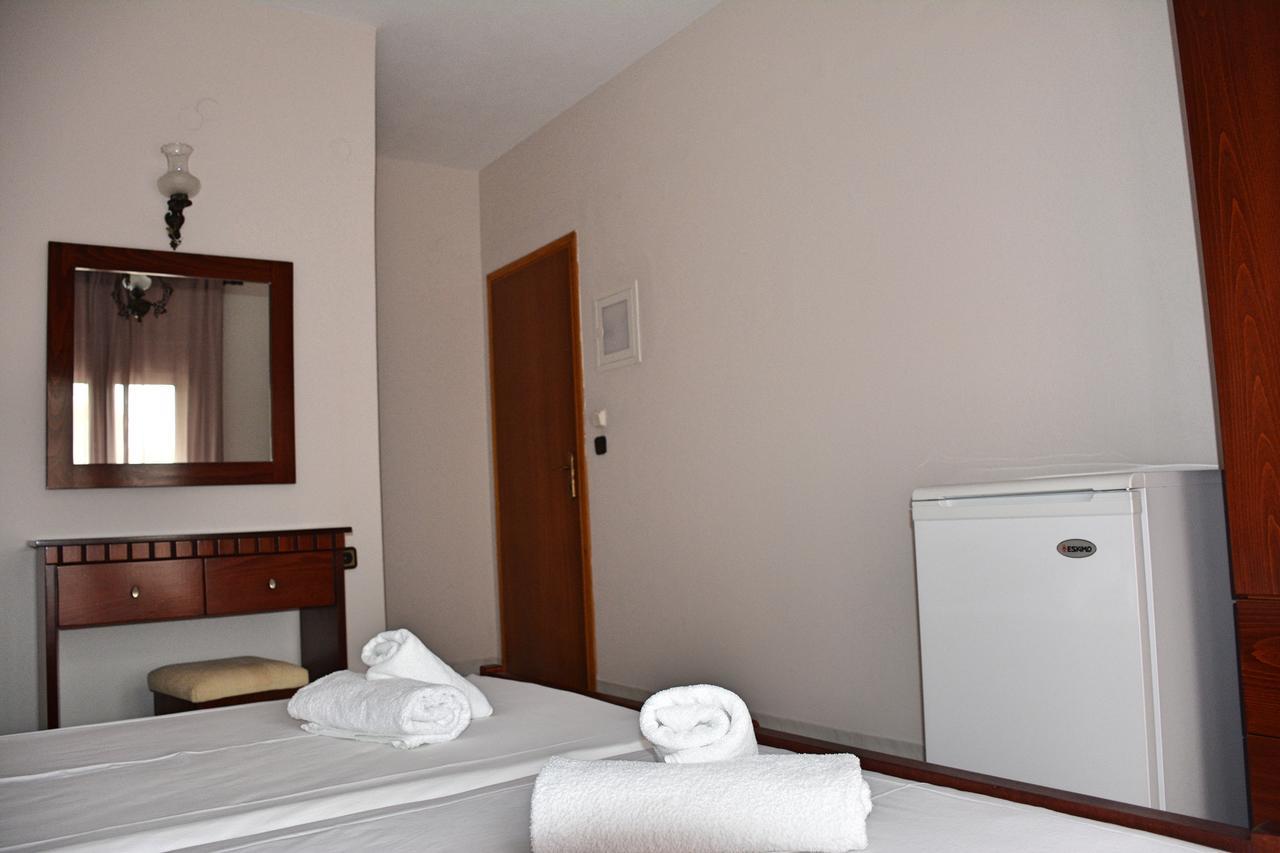 Mokos Rooms Perdika  Exterior photo