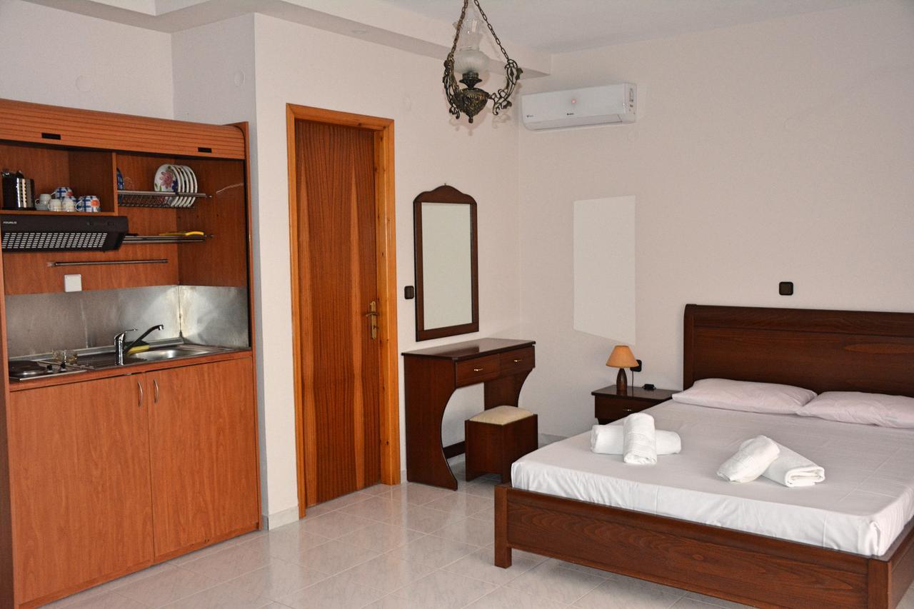 Mokos Rooms Perdika  Exterior photo
