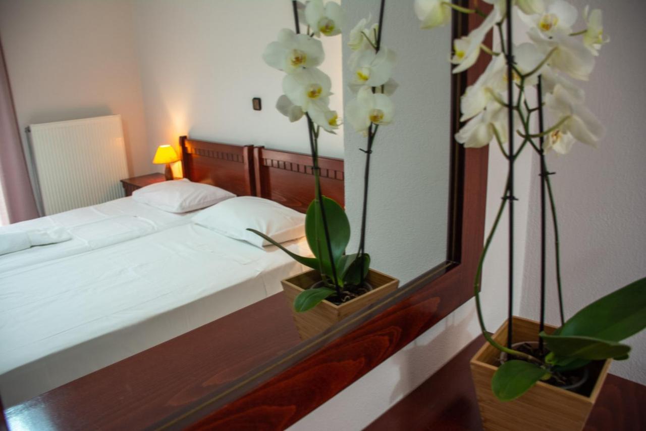 Mokos Rooms Perdika  Exterior photo