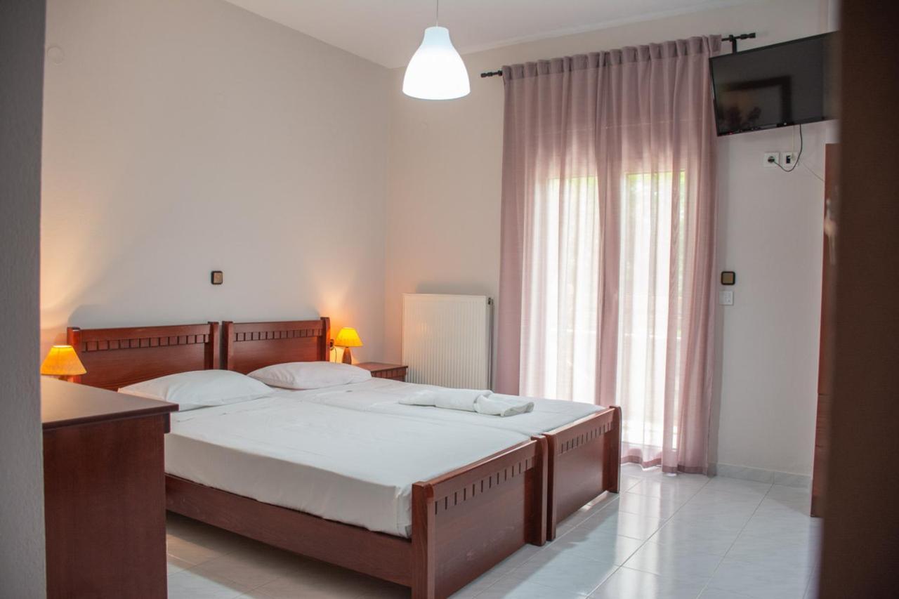 Mokos Rooms Perdika  Exterior photo